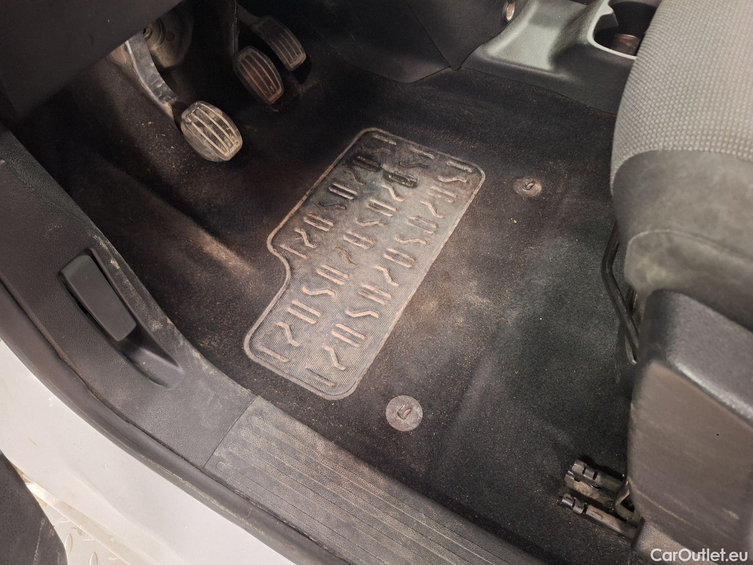  Opel  Combo Opel, _ '18, Opel  1.2 Turbo 81kW 2.3T L2H1 Edition 4d #32