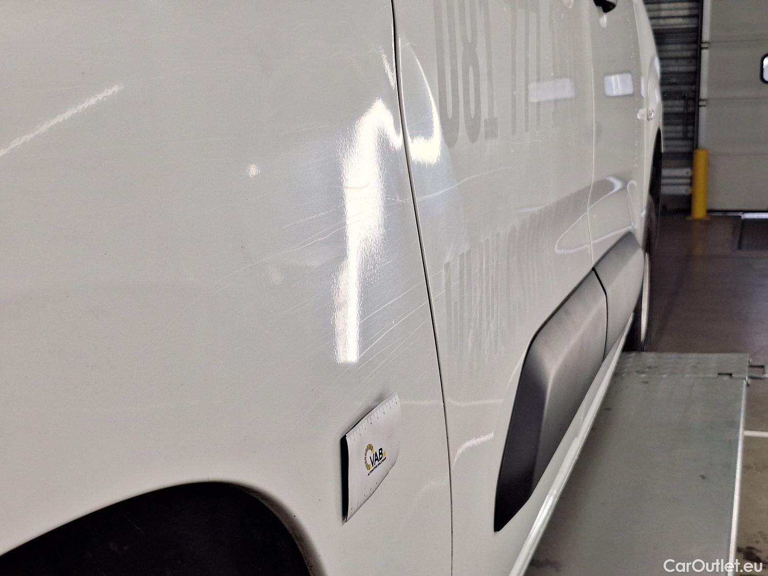  Opel  Combo Opel, _ '18, Opel  1.2 Turbo 81kW 2.3T L2H1 Edition 4d #20