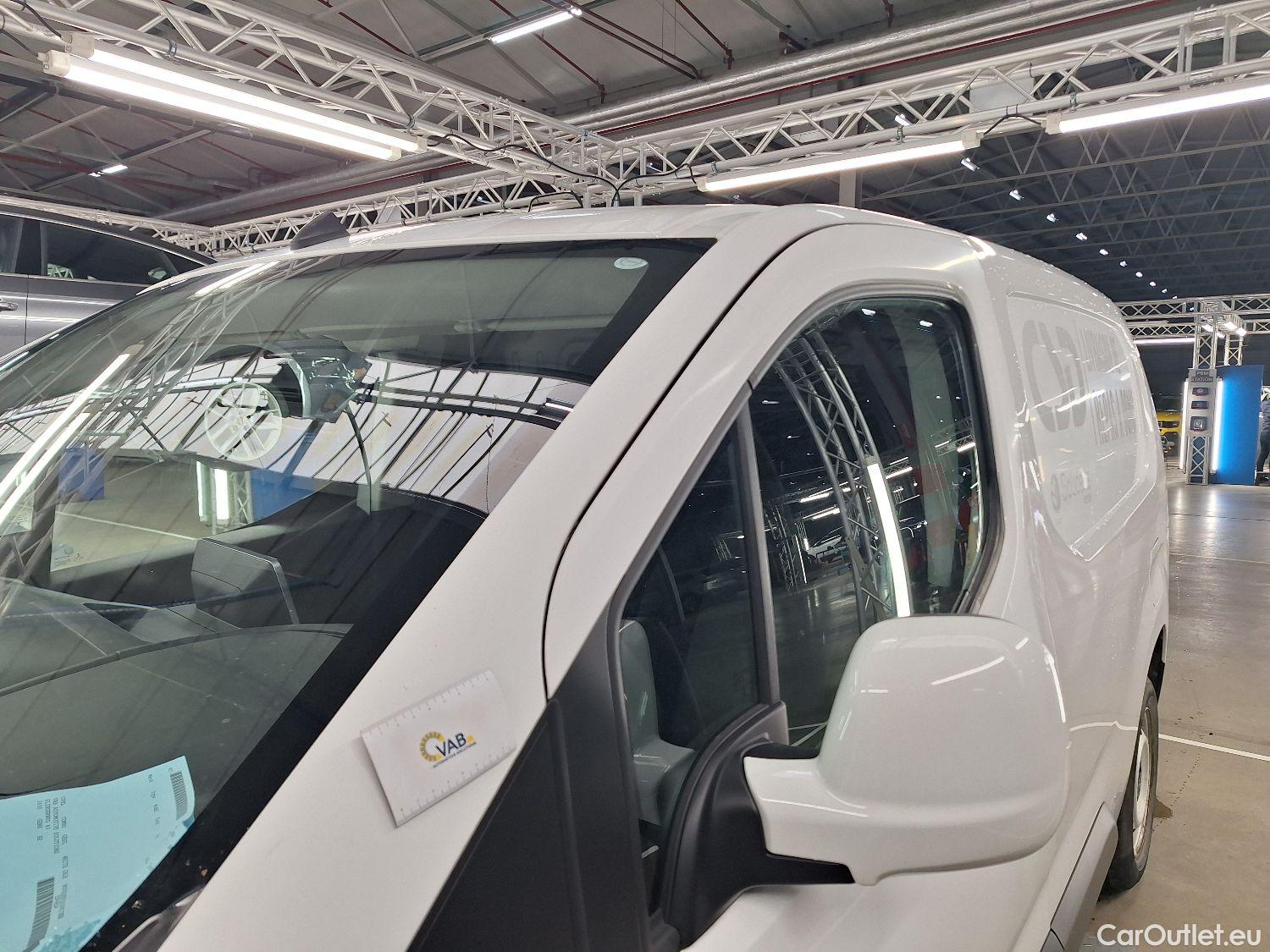  Opel  Combo Opel, _ '18, Opel  1.2 Turbo 81kW 2.3T L2H1 Edition 4d #51