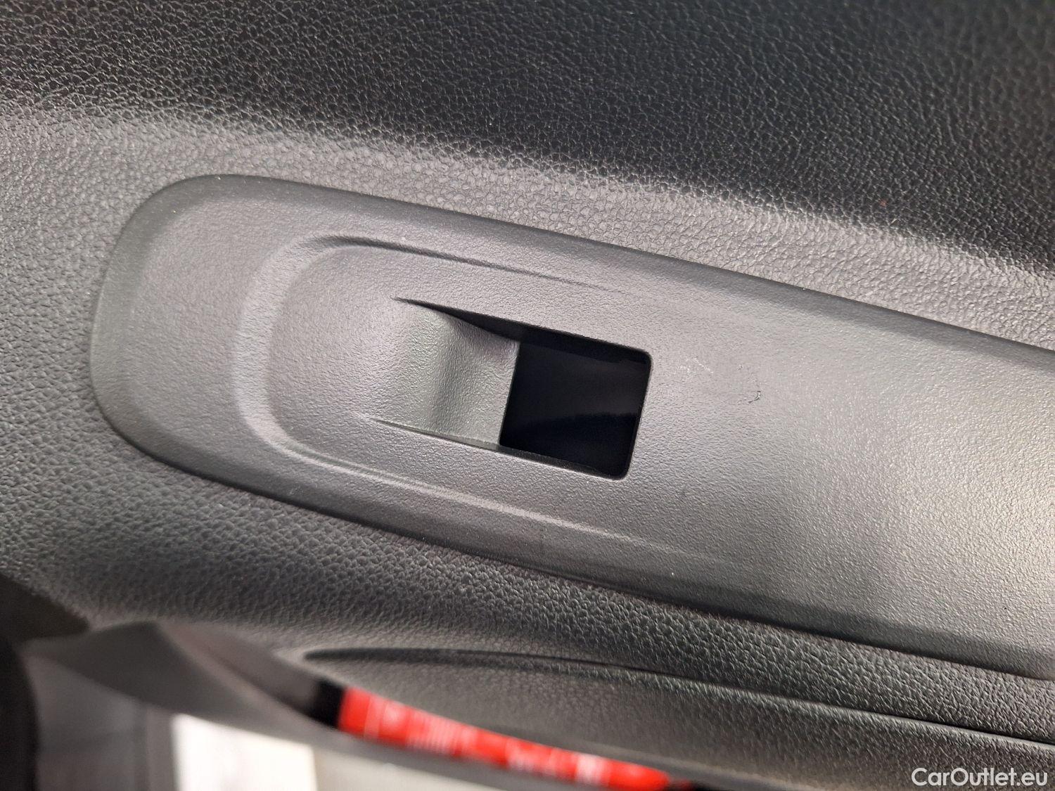  Opel  Combo Opel, _ '18, Opel  1.2 Turbo 81kW 2.3T L2H1 Edition 4d #12