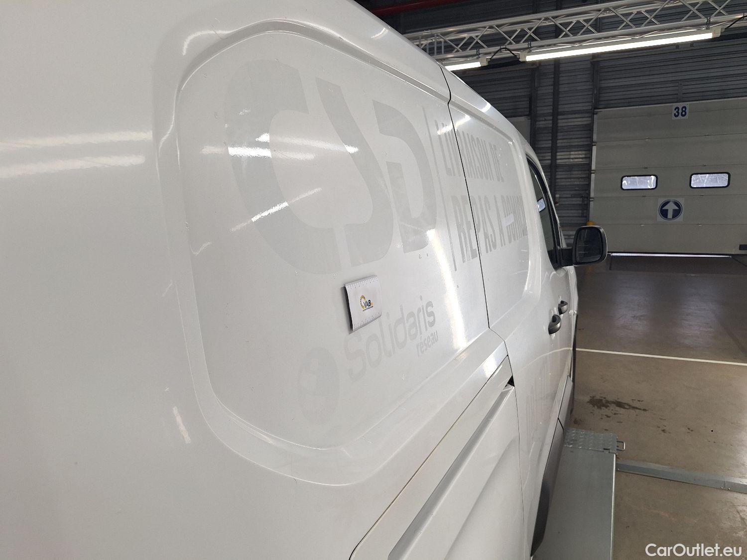  Opel  Combo Opel, _ '18, Opel  1.2 Turbo 81kW 2.3T L2H1 Edition 4d #19