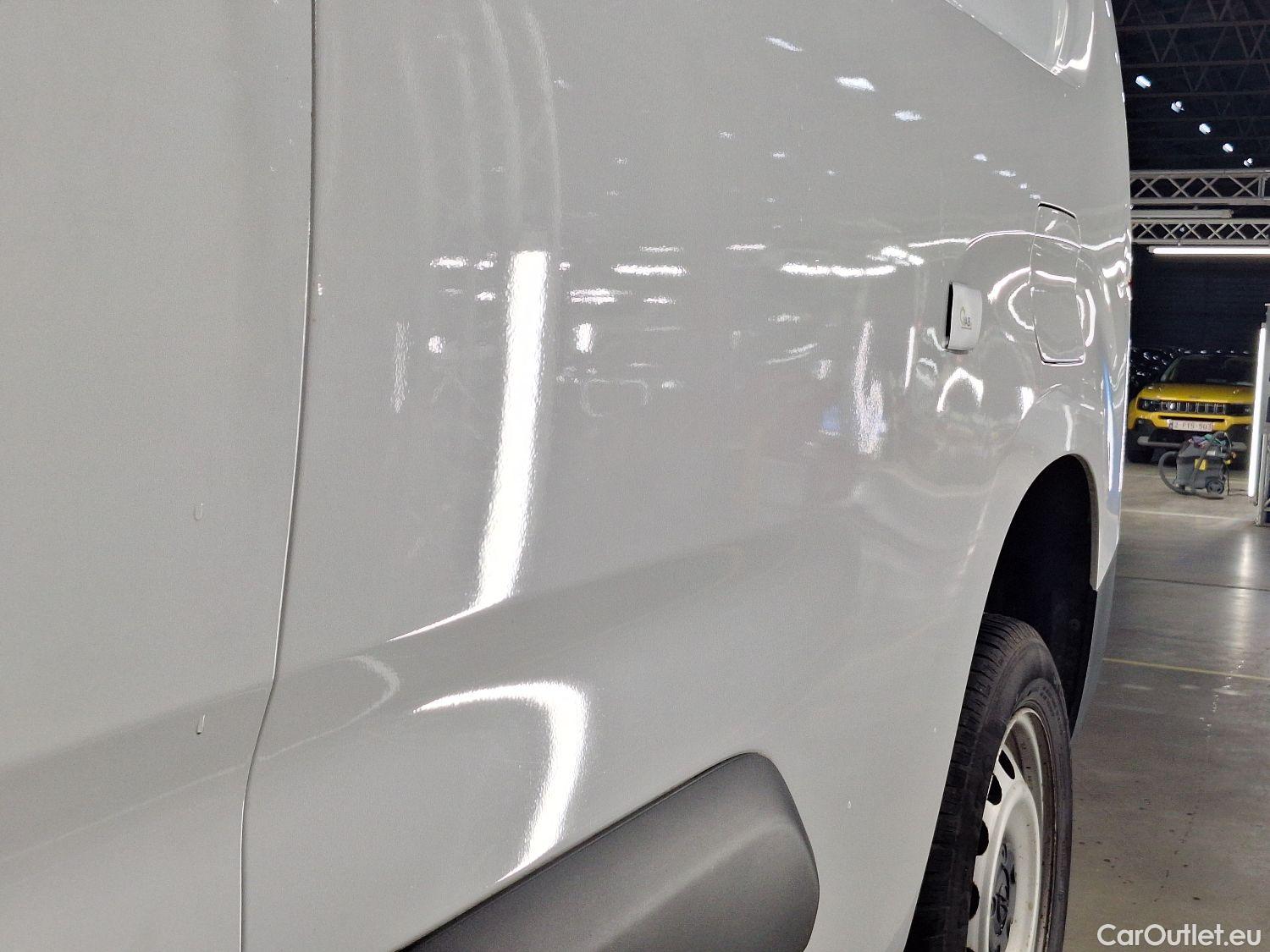  Opel  Combo Opel, _ '18, Opel  1.2 Turbo 81kW 2.3T L2H1 Edition 4d #50