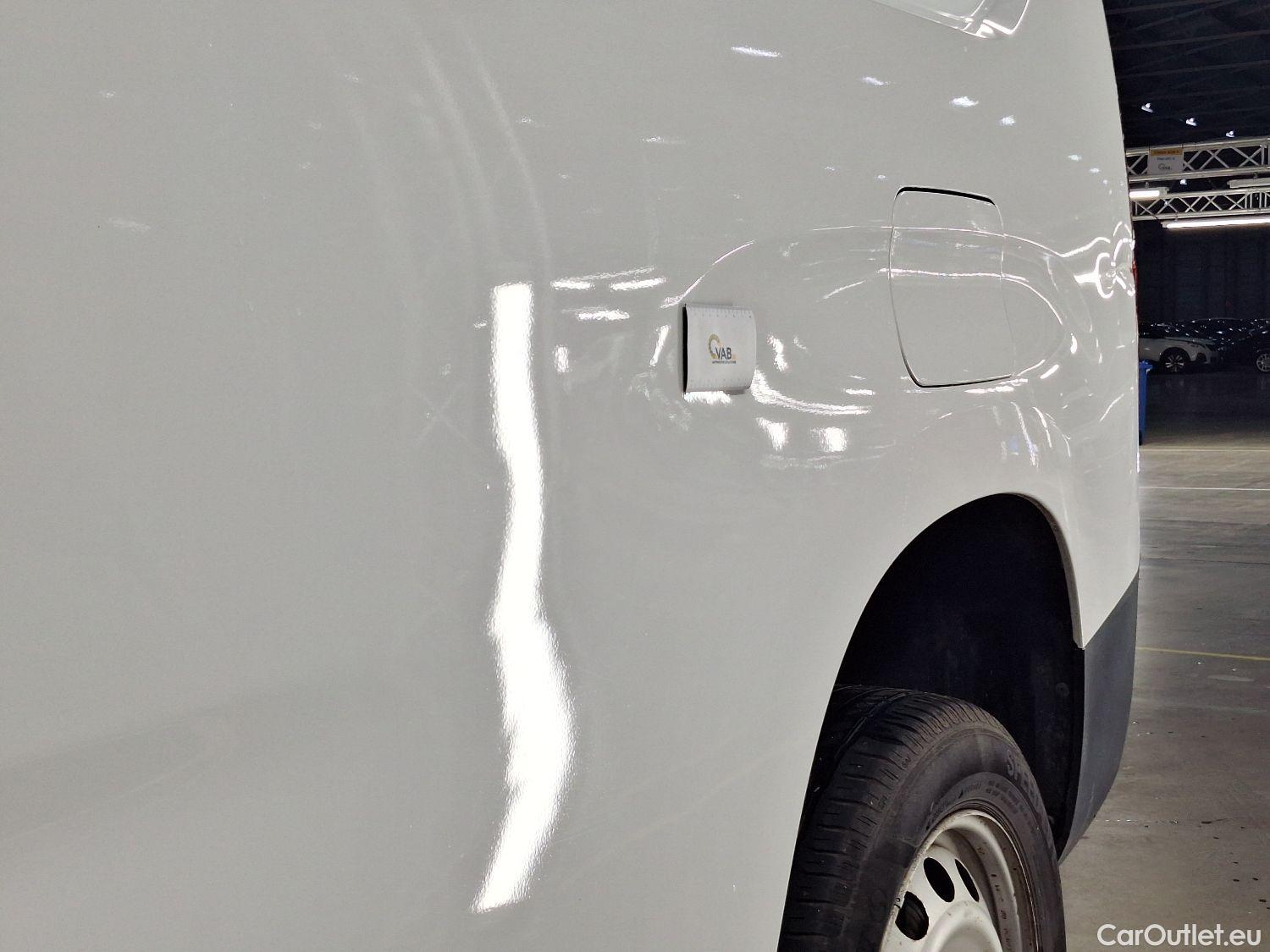  Opel  Combo Opel, _ '18, Opel  1.2 Turbo 81kW 2.3T L2H1 Edition 4d #49