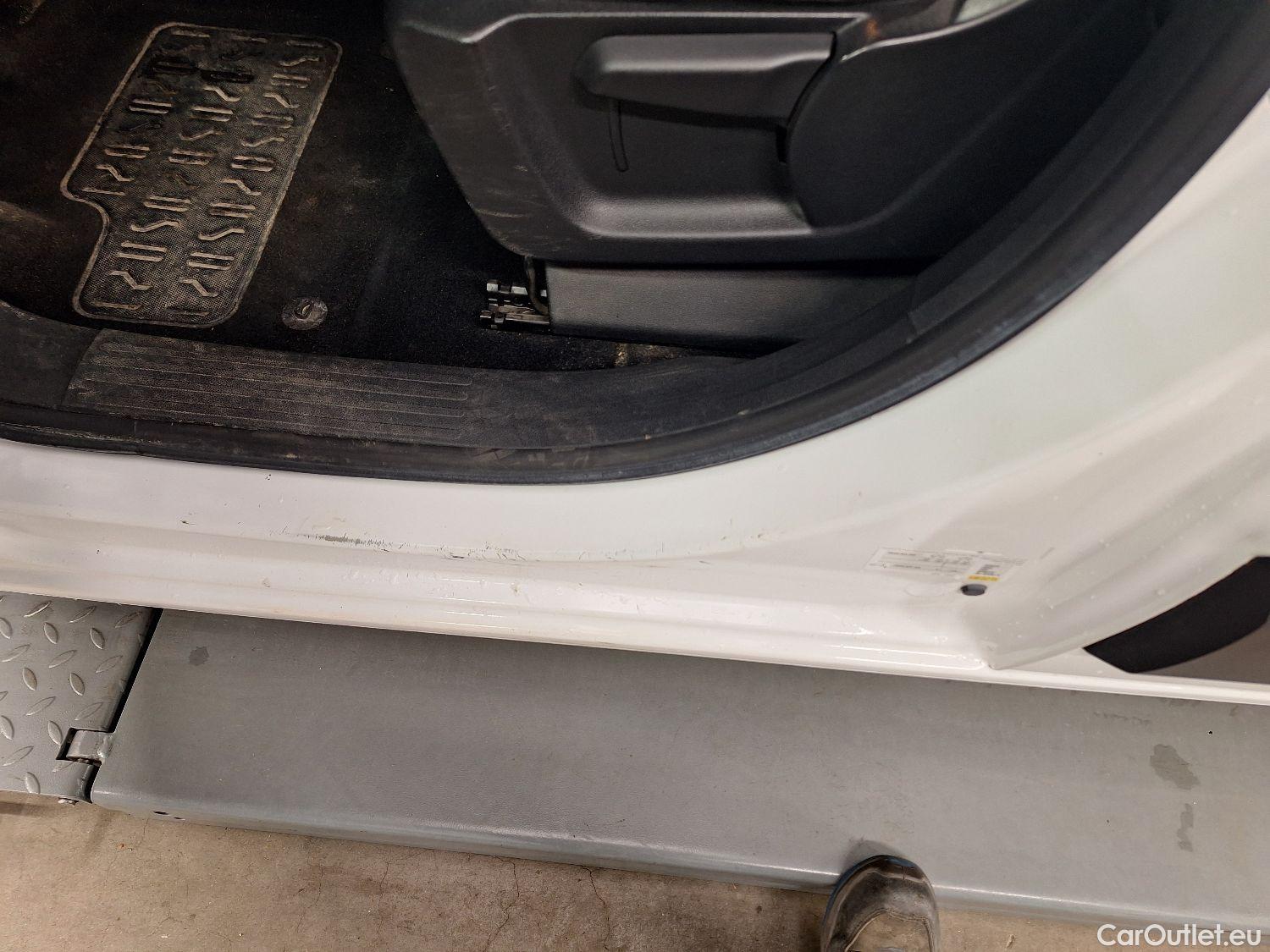  Opel  Combo Opel, _ '18, Opel  1.2 Turbo 81kW 2.3T L2H1 Edition 4d #40