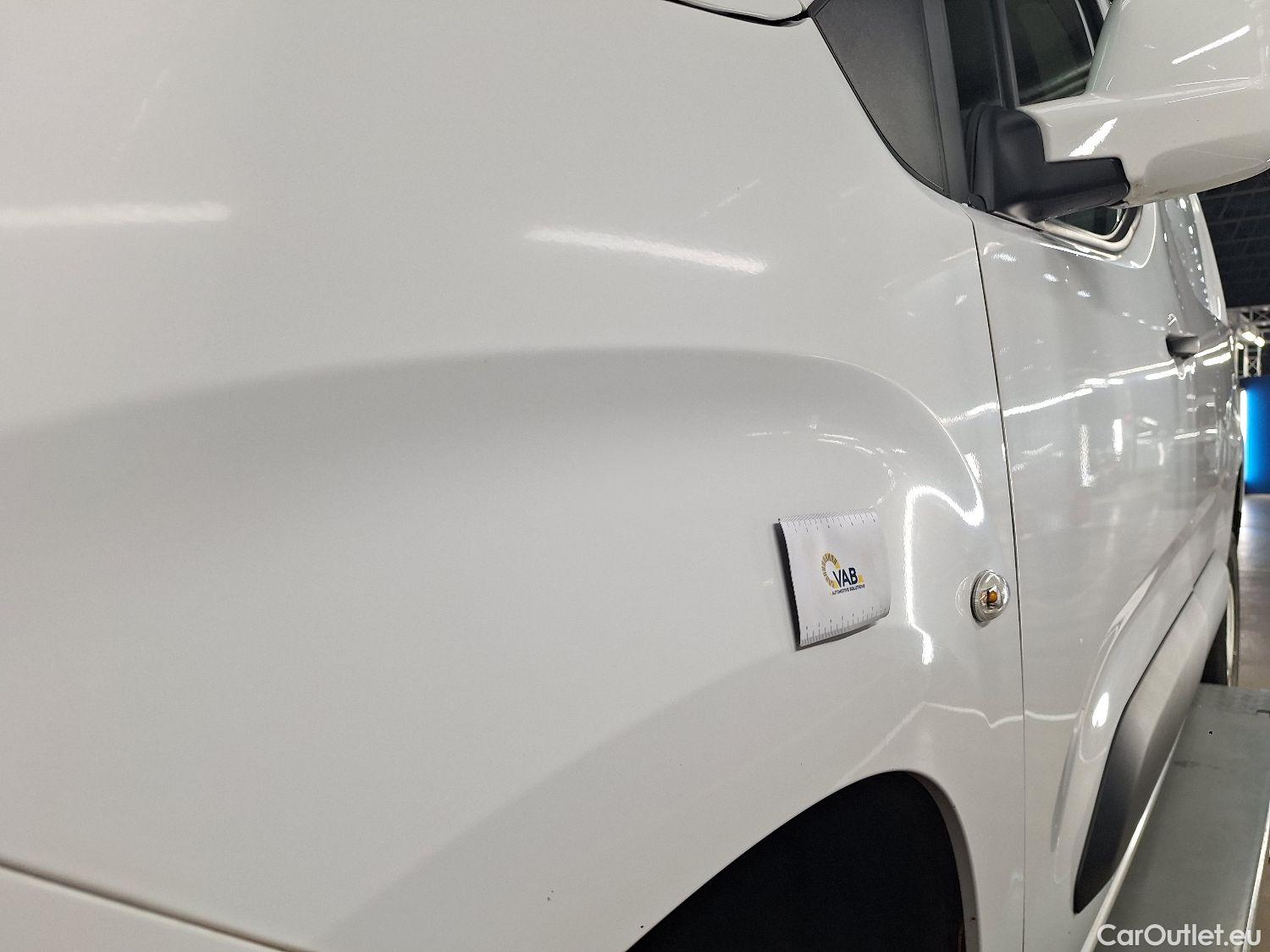  Opel  Combo Opel, _ '18, Opel  1.2 Turbo 81kW 2.3T L2H1 Edition 4d #6