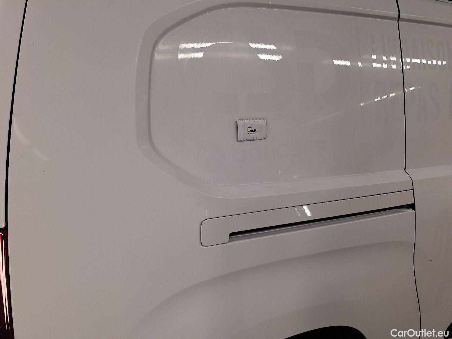  Opel  Combo Opel, _ '18, Opel  1.2 Turbo 81kW 2.3T L2H1 Edition 4d #18