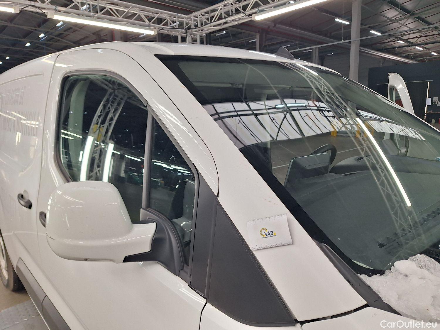  Opel  Combo Opel, _ '18, Opel  1.2 Turbo 81kW 2.3T L2H1 Edition 4d #7