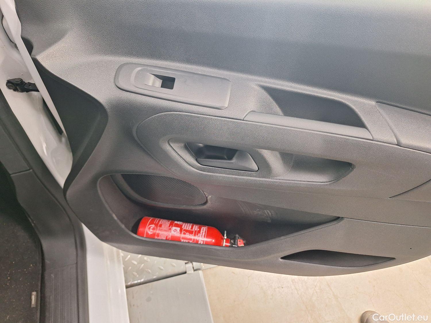  Opel  Combo Opel, _ '18, Opel  1.2 Turbo 81kW 2.3T L2H1 Edition 4d #11