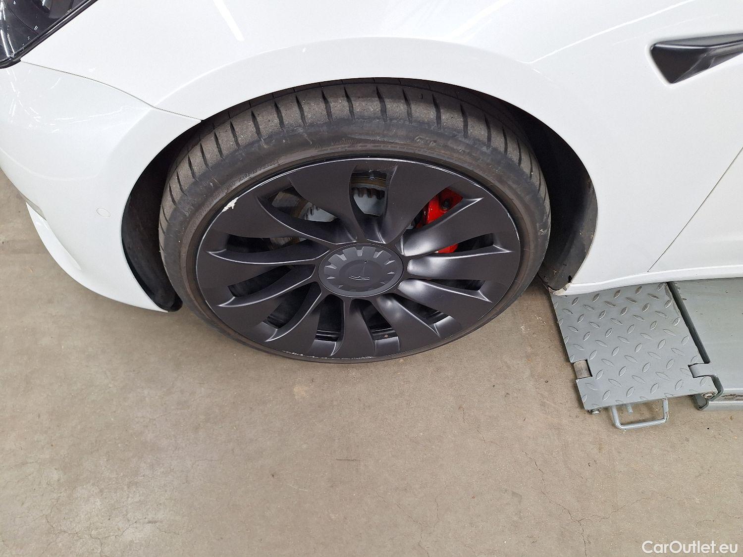  Tesla  Model 3 Tesla,  '18 BEV, Tesla  Performance Dual Motor AWD 4d #40