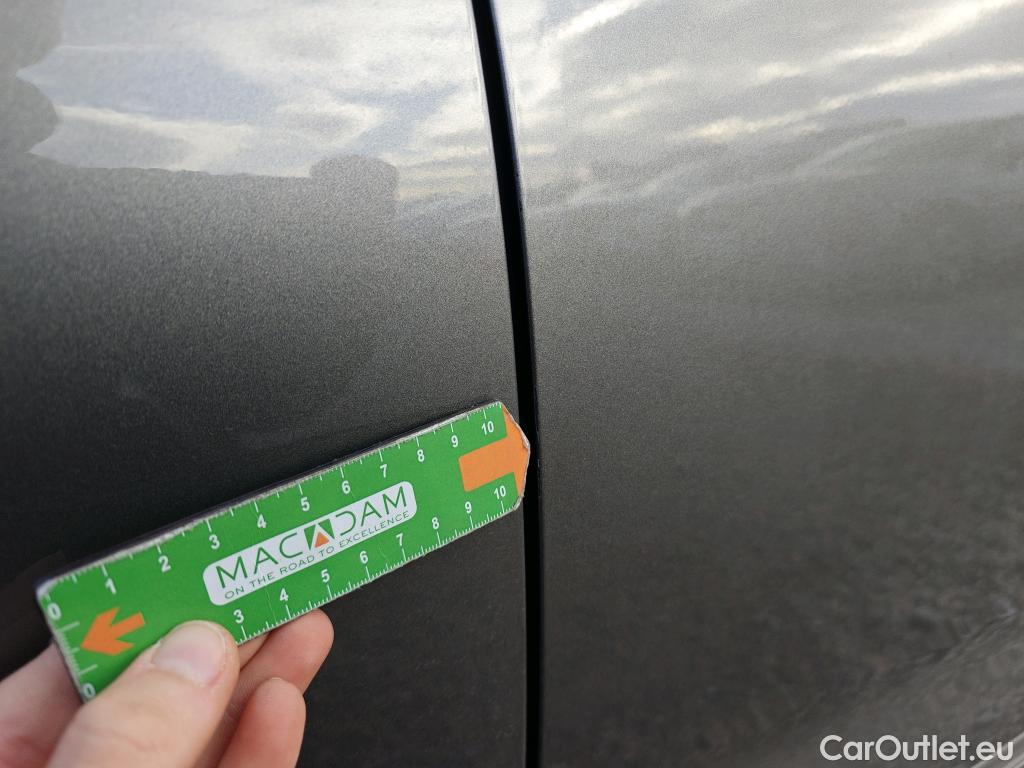  Audi  A4 AUDI  / 2019 / 5P / familiar Avant Advanced 35 TDI 120kW S tronic #40