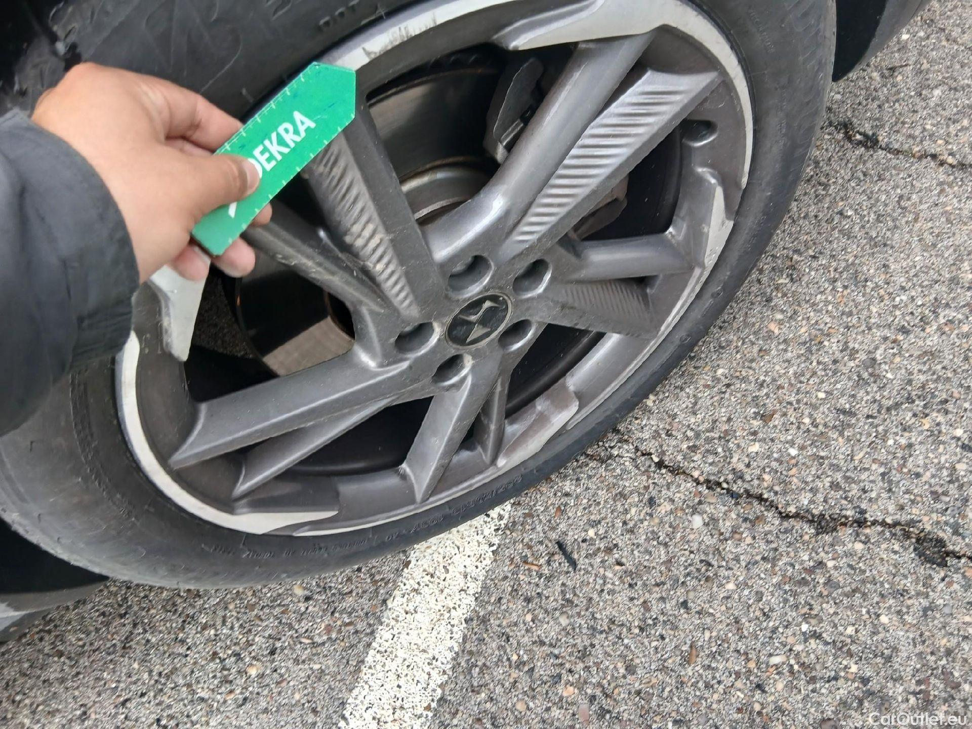  DS  DS7 DS DS 7 Crossback E-Tense / 2017 / 5P / todoterreno 1.6 E-Tense 225 Auto Rivoli #35