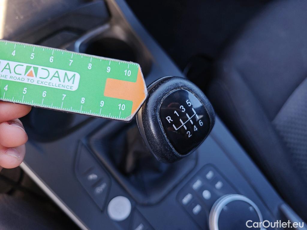  Bmw  Serie 1 BMW  / 2019 / 5P / berlina con portón 118i #8