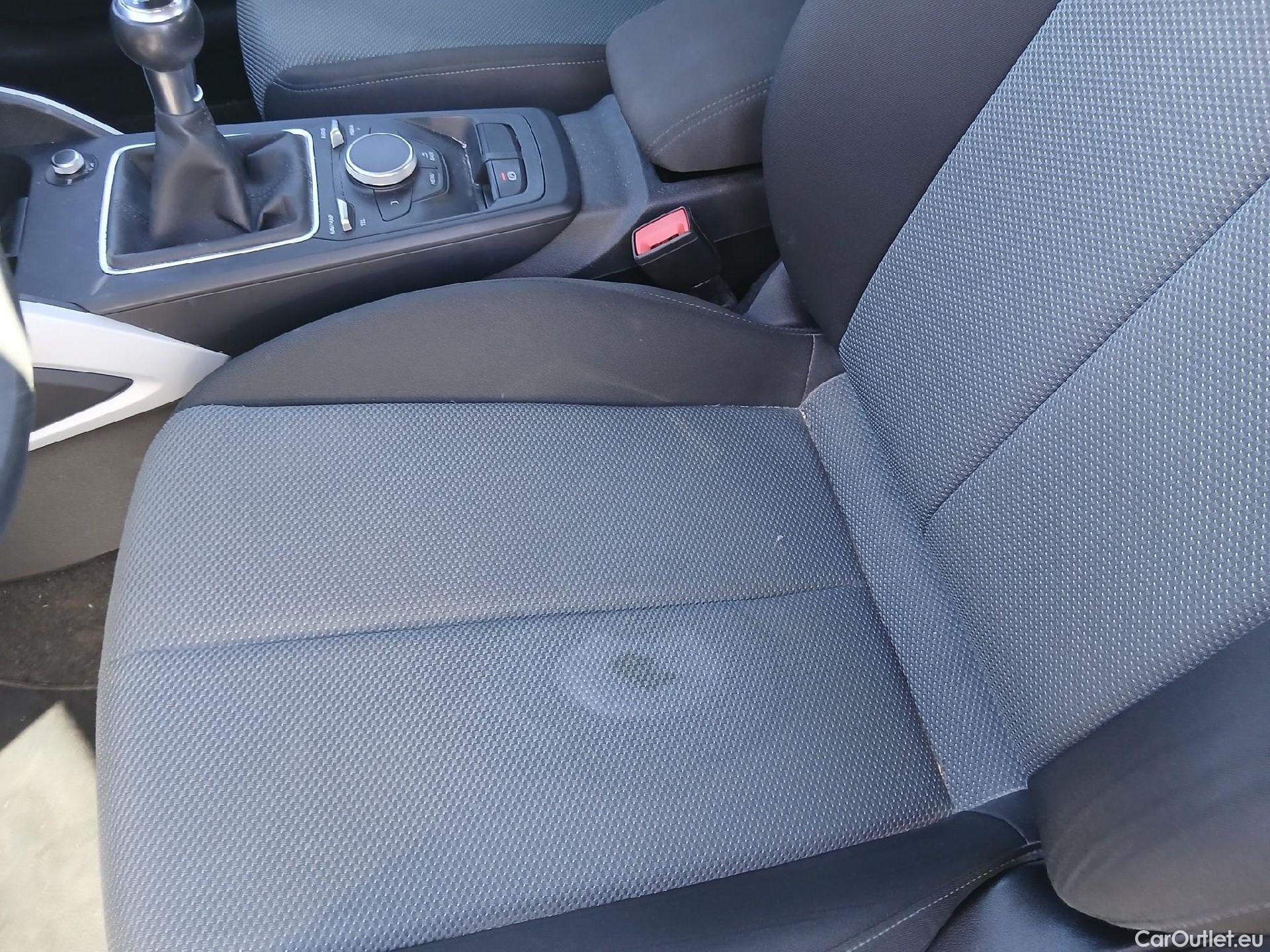  Audi  Q2 AUDI  / 2016 / 5P / todoterreno Design 30 TFSI 85kW (116CV) (AC) #13