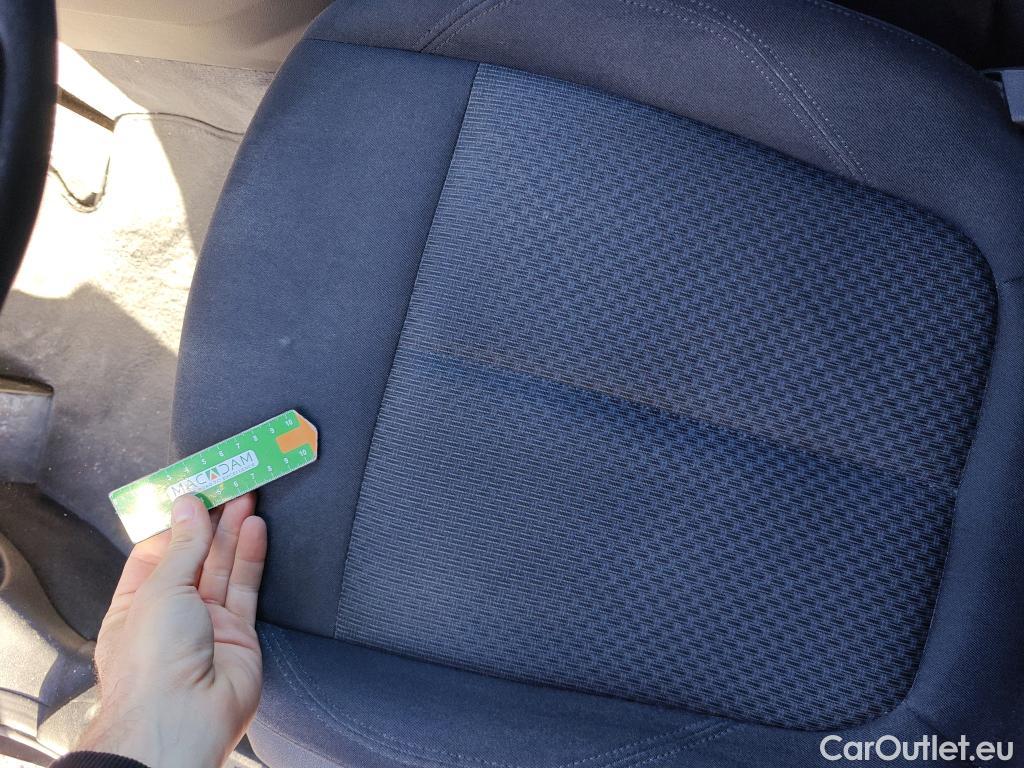  Bmw  Serie 1 BMW  / 2019 / 5P / berlina con portón 118i #11