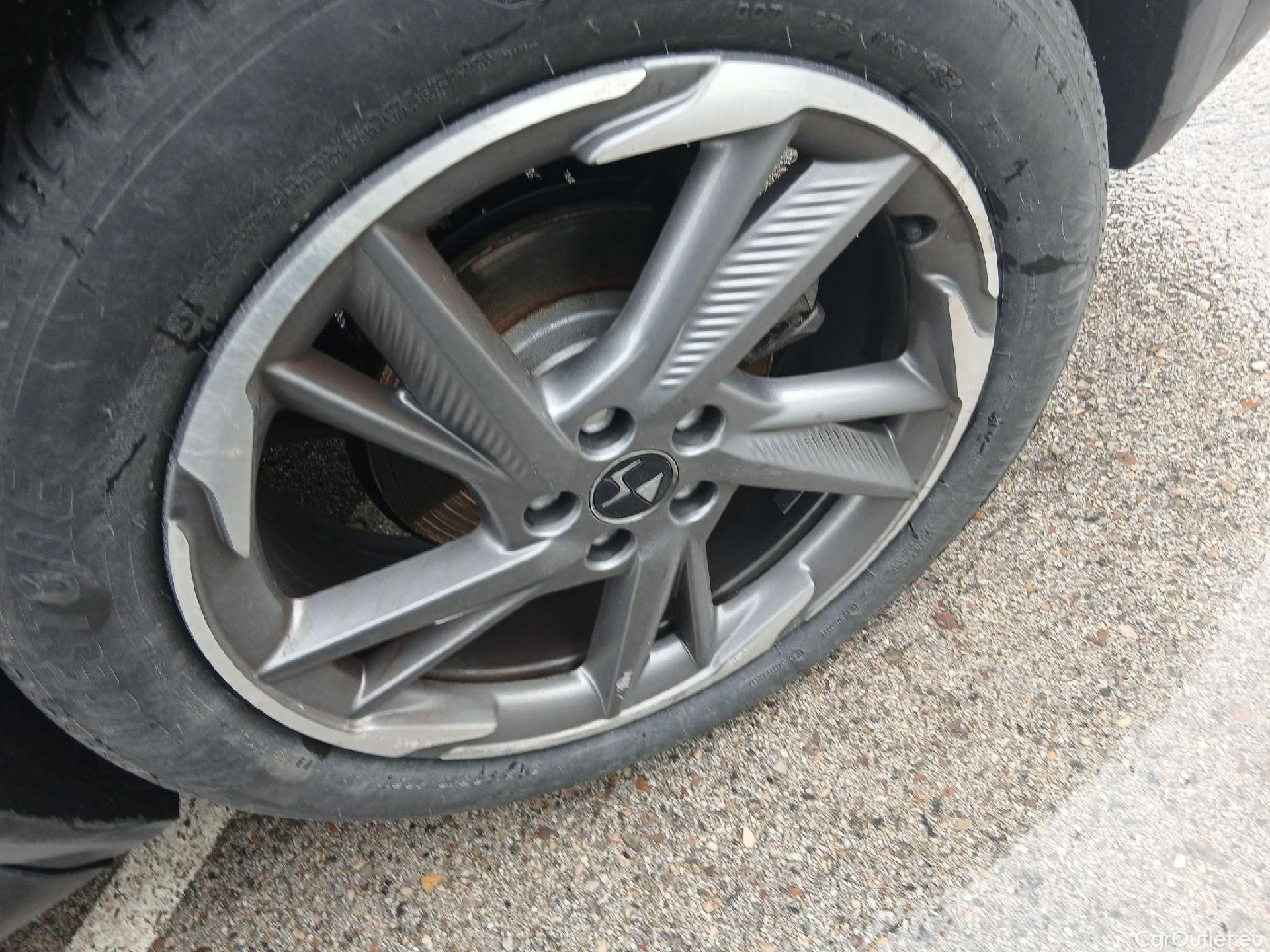  DS  DS7 DS DS 7 Crossback E-Tense / 2017 / 5P / todoterreno 1.6 E-Tense 225 Auto Rivoli #17