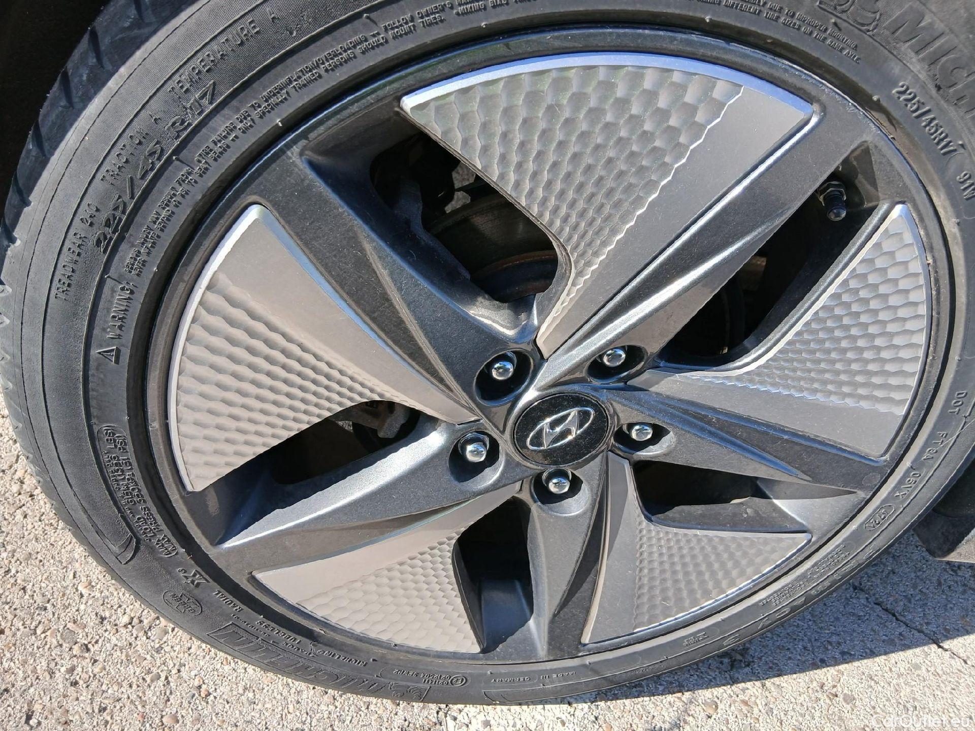  Hyundai   Ioniq HYUNDAI / 2019 / 5P / berlina con portón 1.6 GDI HEV Tecno DCT #15