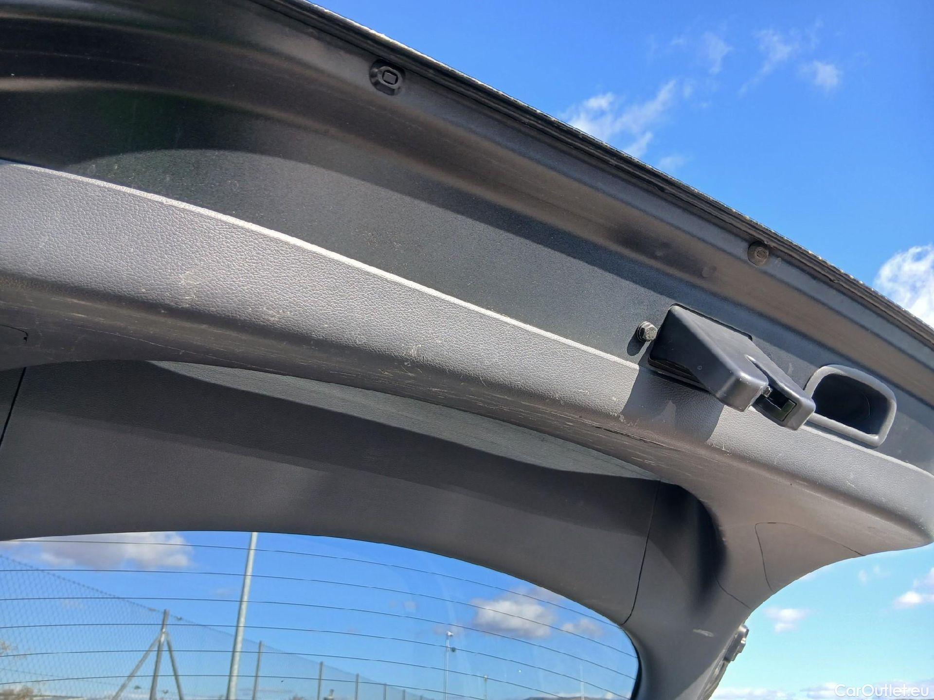  Hyundai   Ioniq HYUNDAI / 2019 / 5P / berlina con portón 1.6 GDI HEV Tecno DCT #12