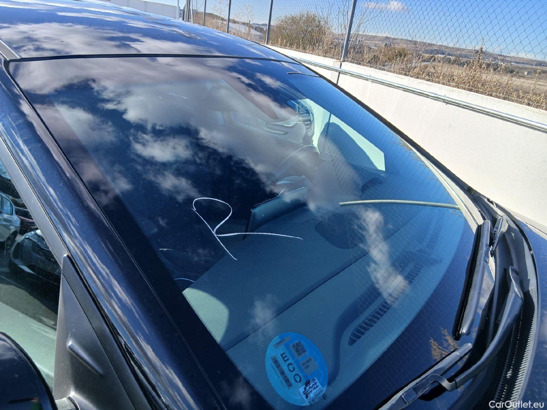  Hyundai   Ioniq HYUNDAI / 2019 / 5P / berlina con portón 1.6 GDI HEV Tecno DCT #21