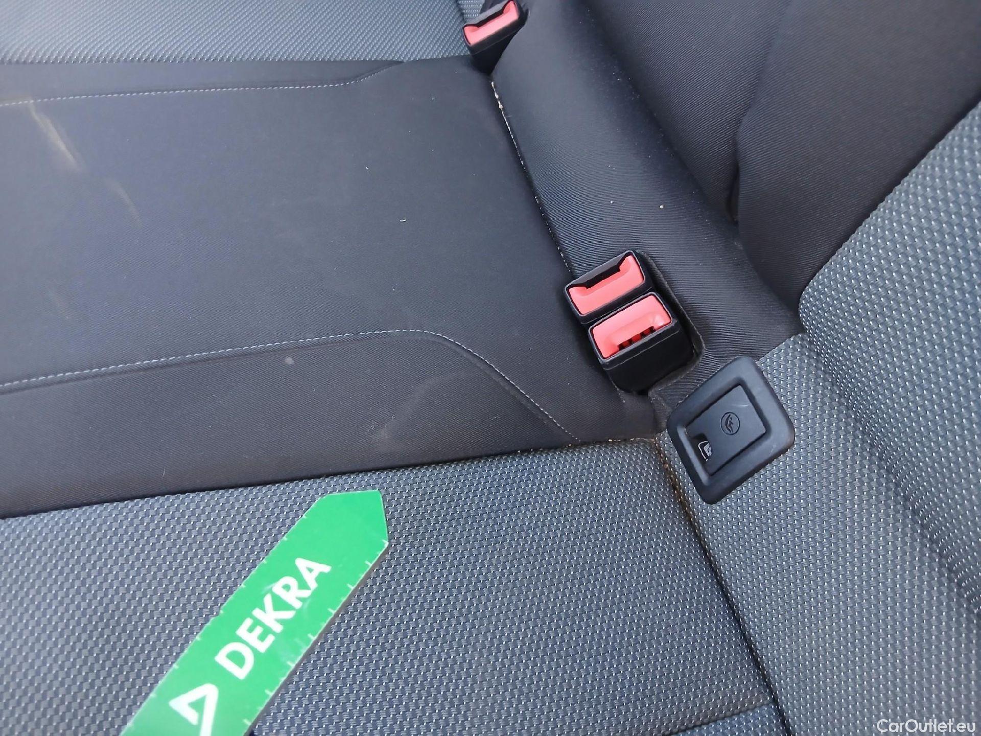  Audi  Q2 AUDI  / 2016 / 5P / todoterreno Design 30 TFSI 85kW (116CV) (AC) #15