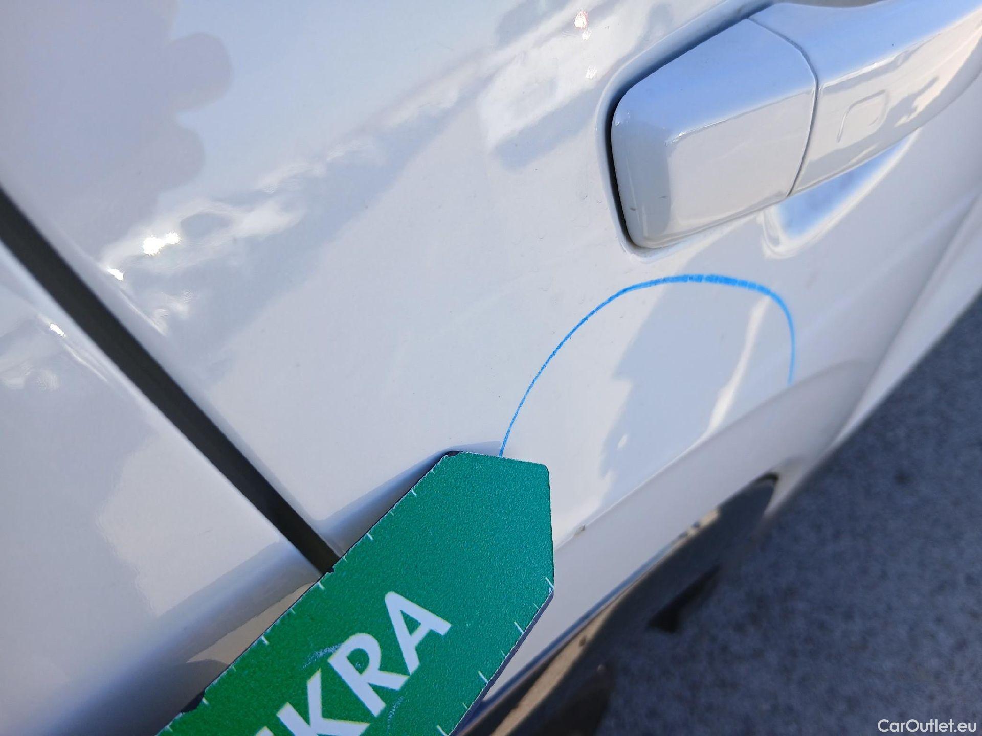  Audi  Q2 AUDI  / 2016 / 5P / todoterreno Design 30 TFSI 85kW (116CV) (AC) #26