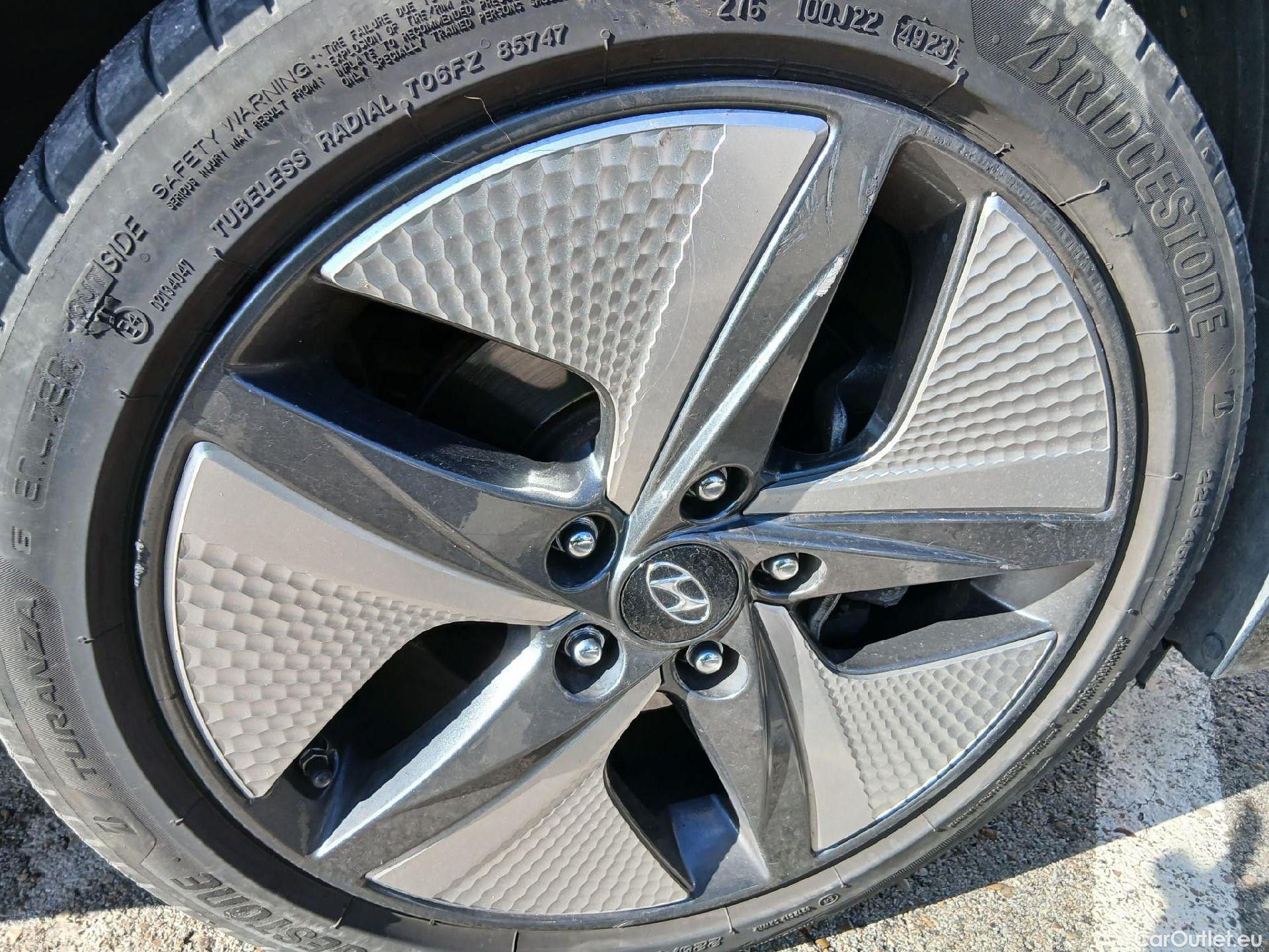  Hyundai   Ioniq HYUNDAI / 2019 / 5P / berlina con portón 1.6 GDI HEV Tecno DCT #18