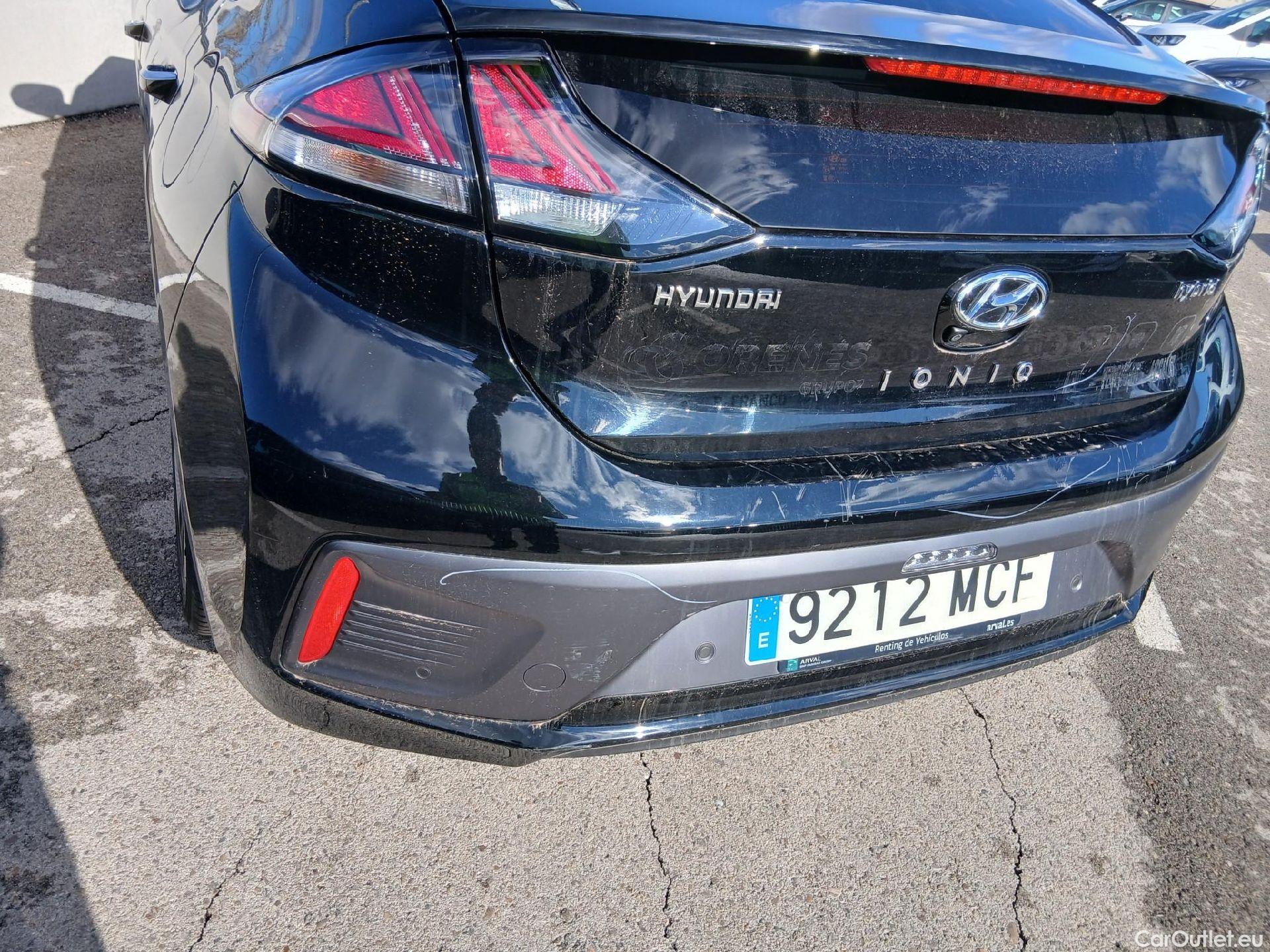  Hyundai   Ioniq HYUNDAI / 2019 / 5P / berlina con portón 1.6 GDI HEV Tecno DCT #39