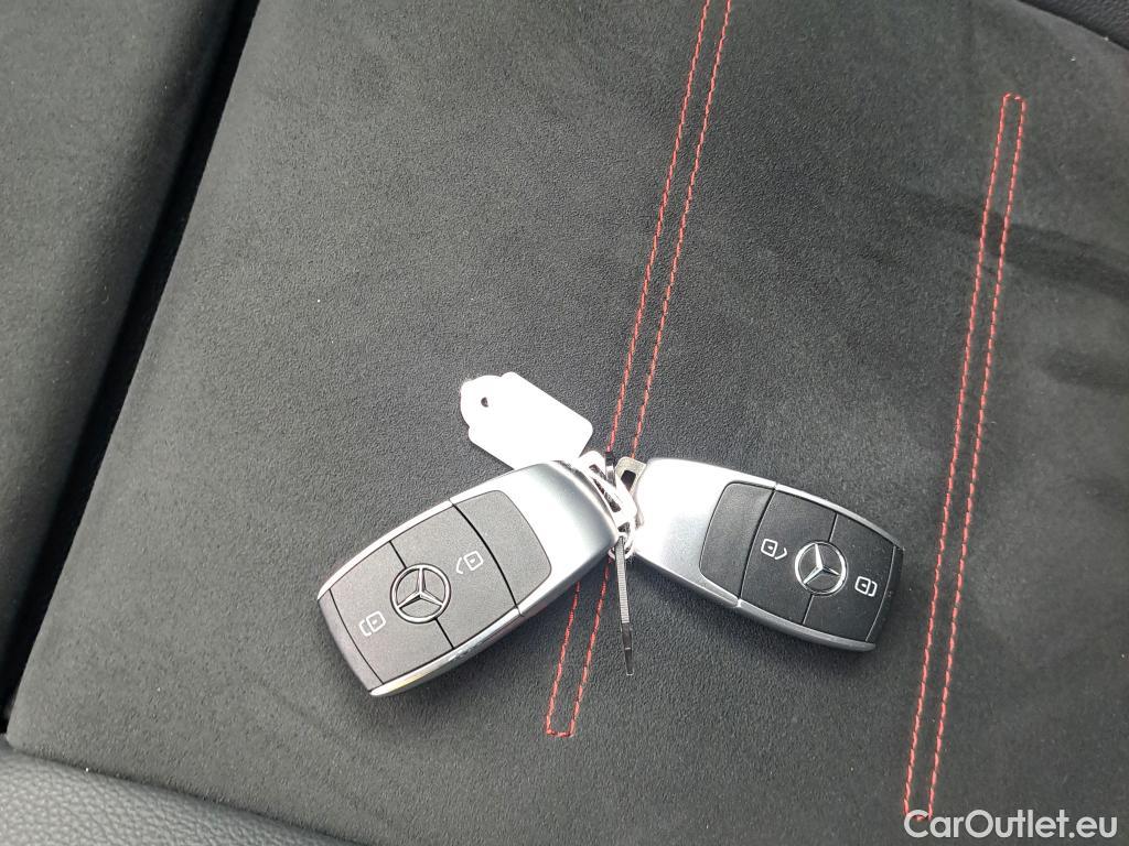  Mercedes  A-Klasse MERCEDES-BENZ Clase A / 2018 / 5P / berlina con portón A 250 e #11