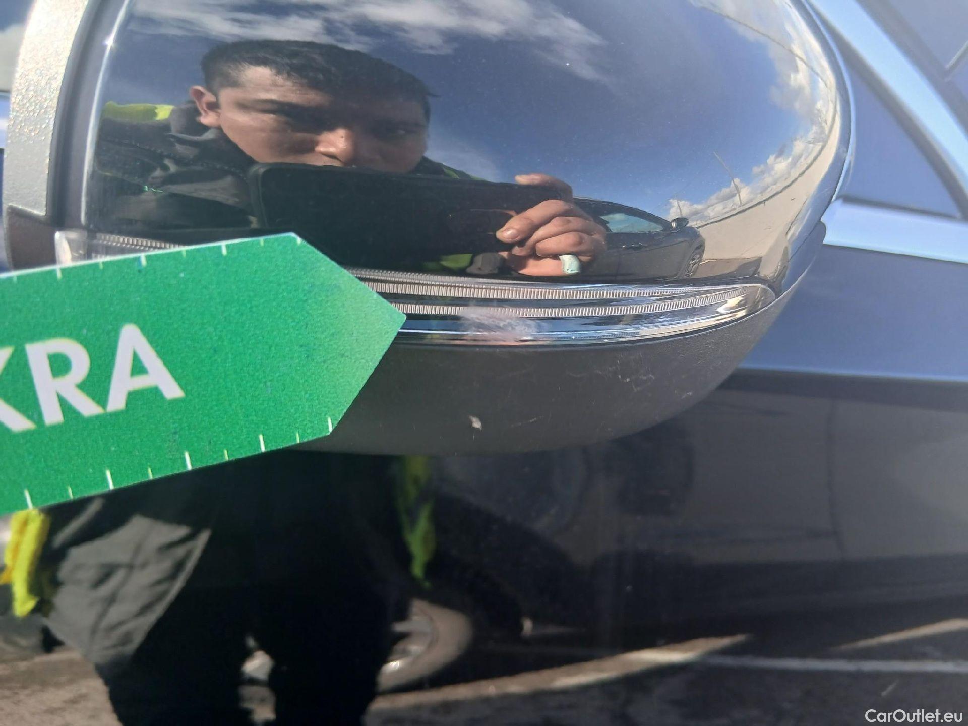  Mercedes  A-Klasse MERCEDES-BENZ Clase A / 2018 / 4P / sedán Sedán A 250 e #21