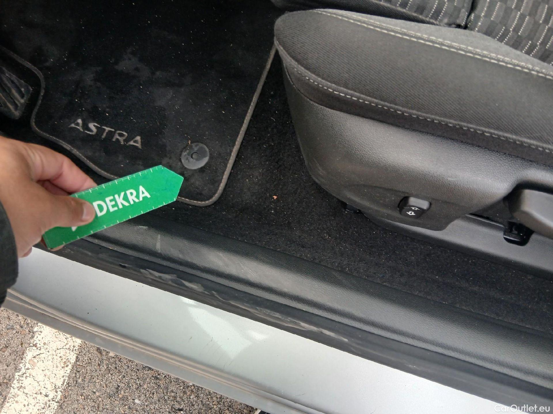  Opel  Astra OPEL  / 2019 / 5P / berlina con portón 1.2T SHL 81kW (110CV) GS Line #2