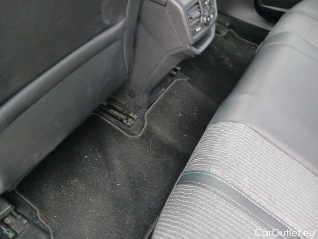  Peugeot  3008 PEUGEOT  / 2020 / 5P / todoterreno 1.5 BlueHDi 96kW (130CV) S&S Allure EAT8 #6