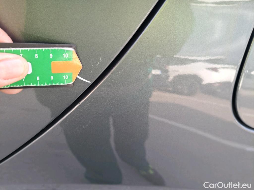  Mercedes  A-Klasse MERCEDES-BENZ Clase A / 2018 / 5P / berlina con portón A 250 e #18