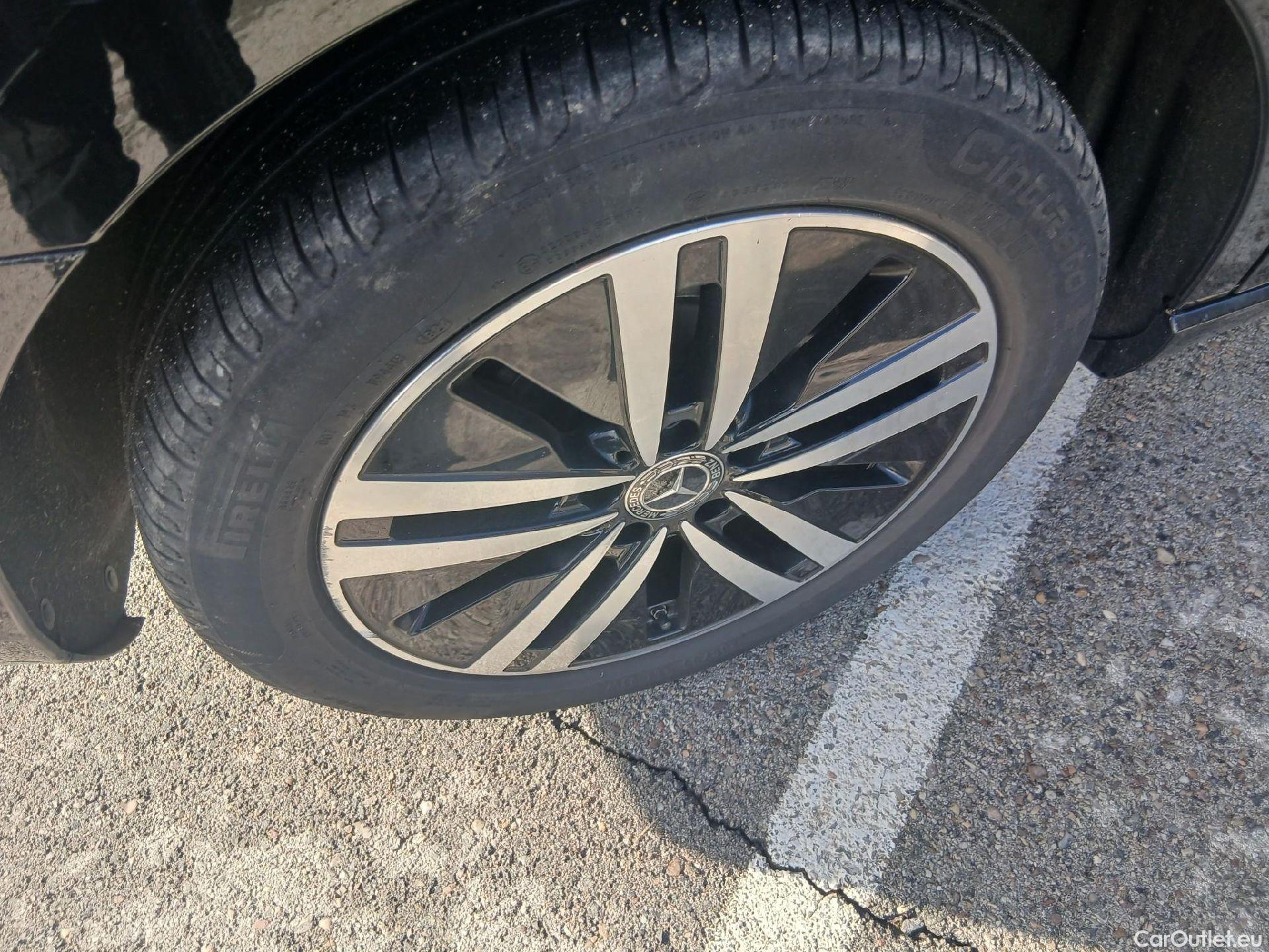  Mercedes  A-Klasse MERCEDES-BENZ Clase A / 2018 / 4P / sedán Sedán A 250 e #16