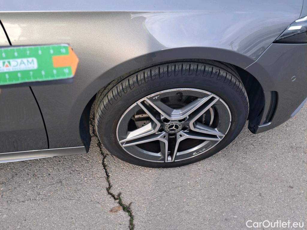  Mercedes  A-Klasse MERCEDES-BENZ Clase A / 2018 / 5P / berlina con portón A 250 e #3