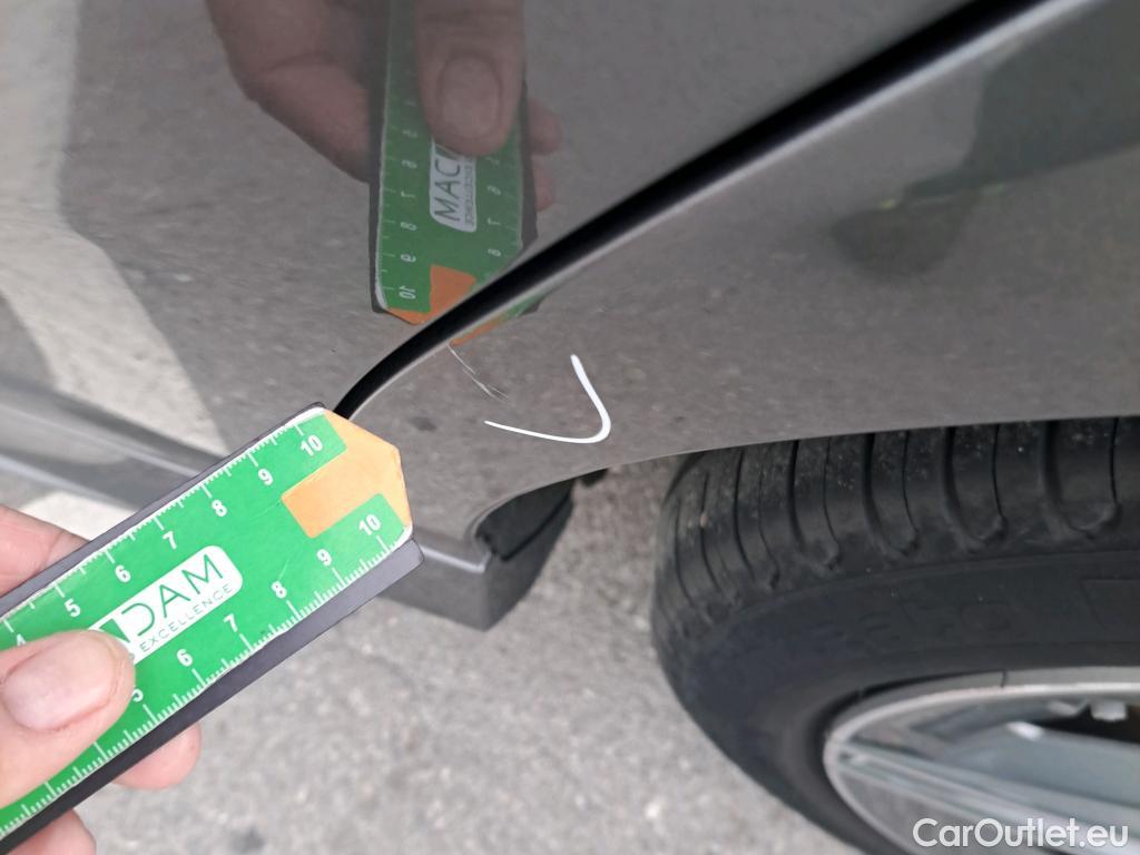  Mercedes  A-Klasse MERCEDES-BENZ Clase A / 2018 / 5P / berlina con portón A 250 e #16