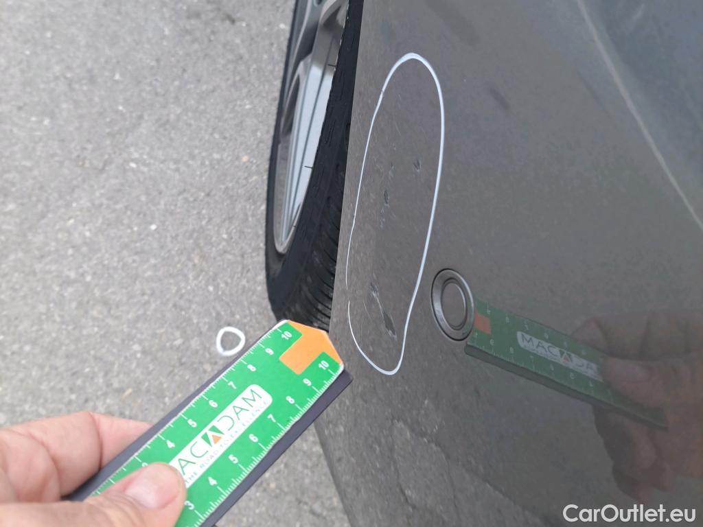  Mercedes  A-Klasse MERCEDES-BENZ Clase A / 2018 / 5P / berlina con portón A 250 e #13