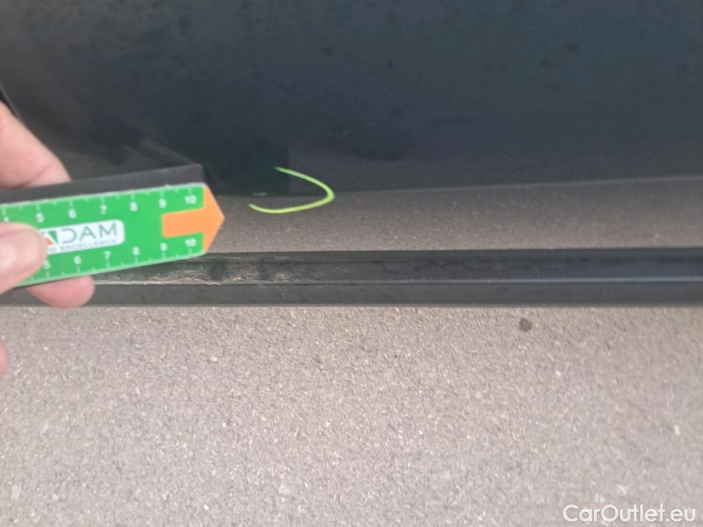  KIA  Sportage KIA  1.6MHEV Drive 100kW(136CV) 4x2(Crist Tintados)(CX) #31