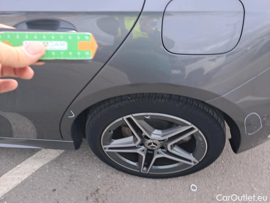  Mercedes  A-Klasse MERCEDES-BENZ Clase A / 2018 / 5P / berlina con portón A 250 e #15