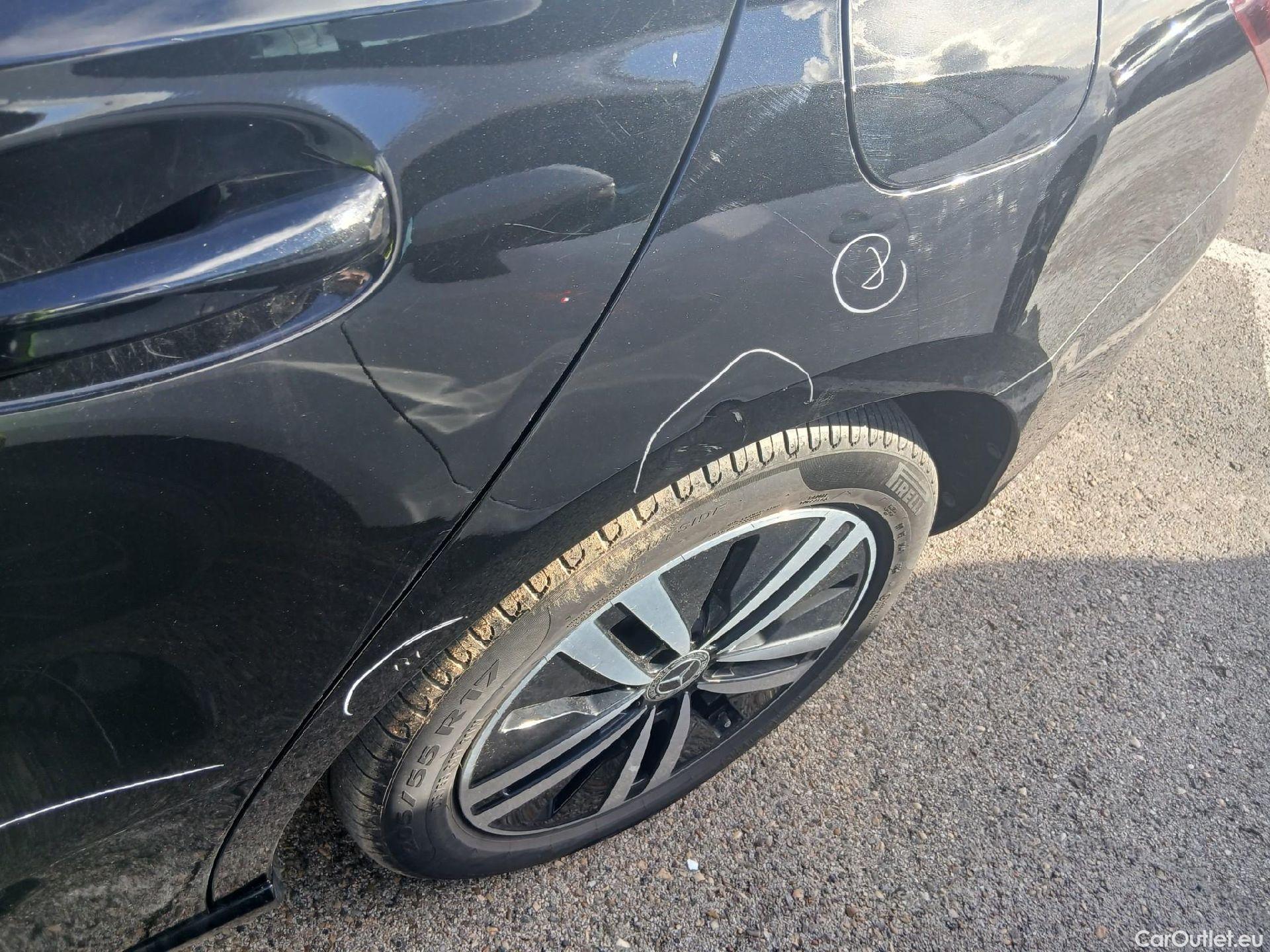  Mercedes  A-Klasse MERCEDES-BENZ Clase A / 2018 / 4P / sedán Sedán A 250 e #9