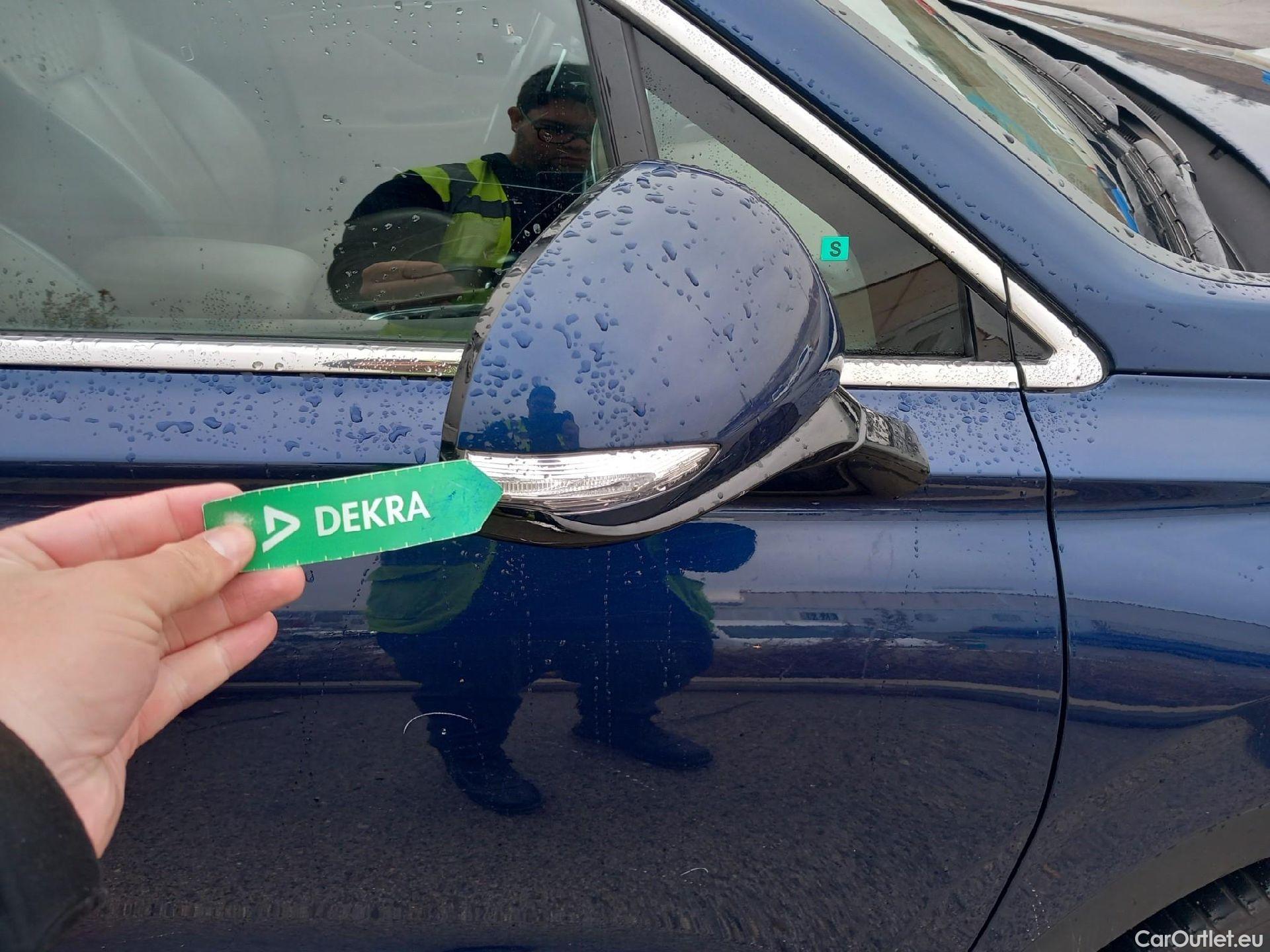  Hyundai  Santa Fe HYUNDAI  / 2018 / 5P / todoterreno 2.2 CRDi Tecno Auto 4x2 SR #39