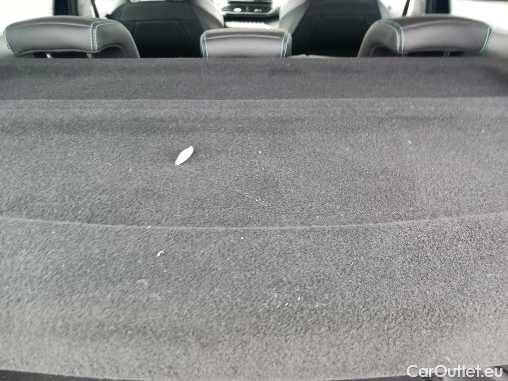  Peugeot  3008 PEUGEOT  / 2020 / 5P / todoterreno 1.5 BlueHDi 96kW (130CV) S&S Allure EAT8 #4