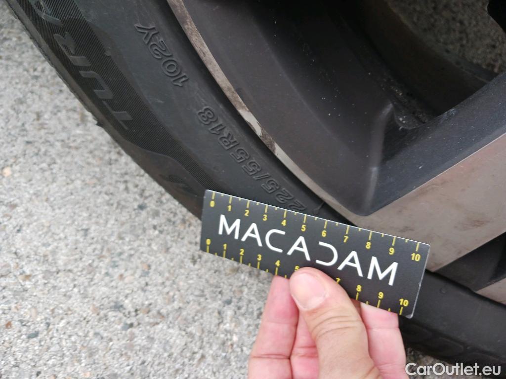  Peugeot  3008 PEUGEOT  / 2020 / 5P / todoterreno 1.5 BlueHDi 96kW (130CV) S&S Allure EAT8 #13