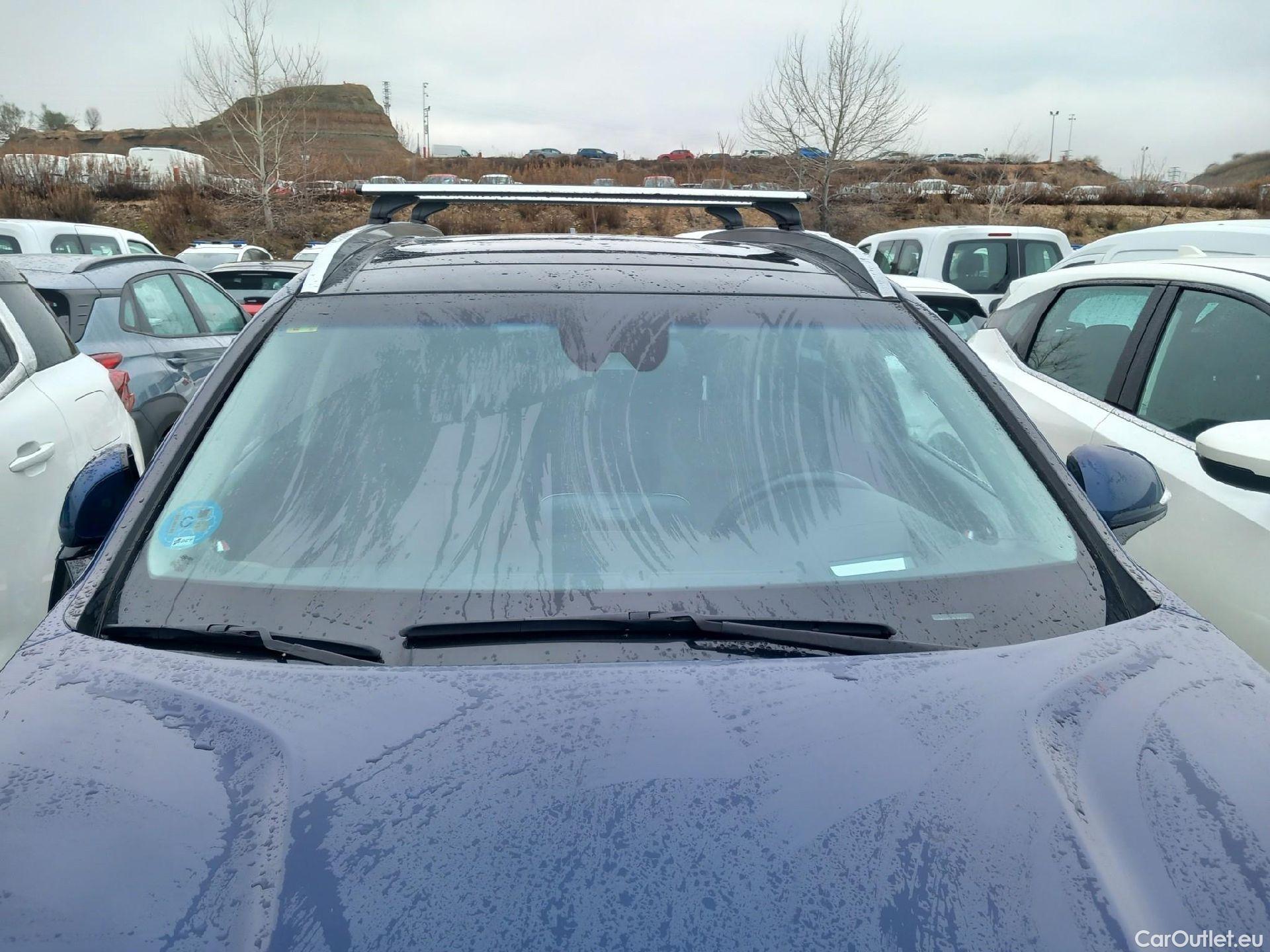  Hyundai  Santa Fe HYUNDAI  / 2018 / 5P / todoterreno 2.2 CRDi Tecno Auto 4x2 SR #1