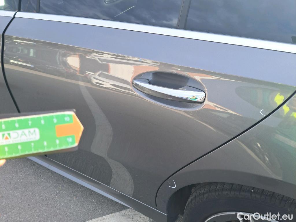  Mercedes  A-Klasse MERCEDES-BENZ Clase A / 2018 / 5P / berlina con portón A 250 e #17