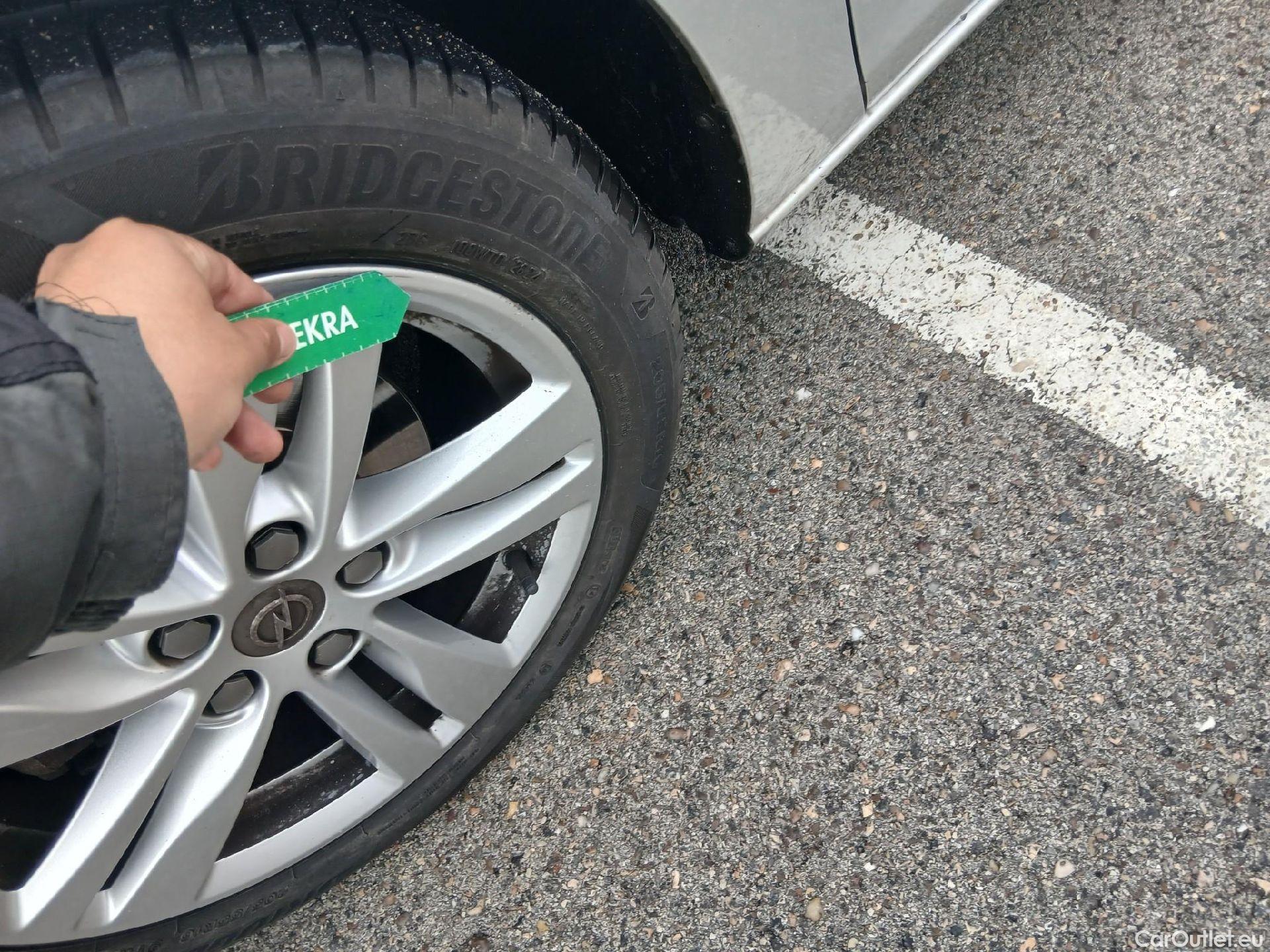  Opel  Astra OPEL  / 2019 / 5P / berlina con portón 1.2T SHL 81kW (110CV) GS Line #11