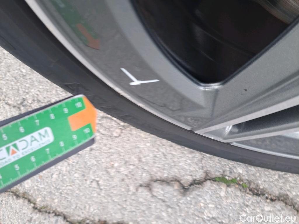  Mercedes  A-Klasse MERCEDES-BENZ Clase A / 2018 / 5P / berlina con portón A 250 e #6