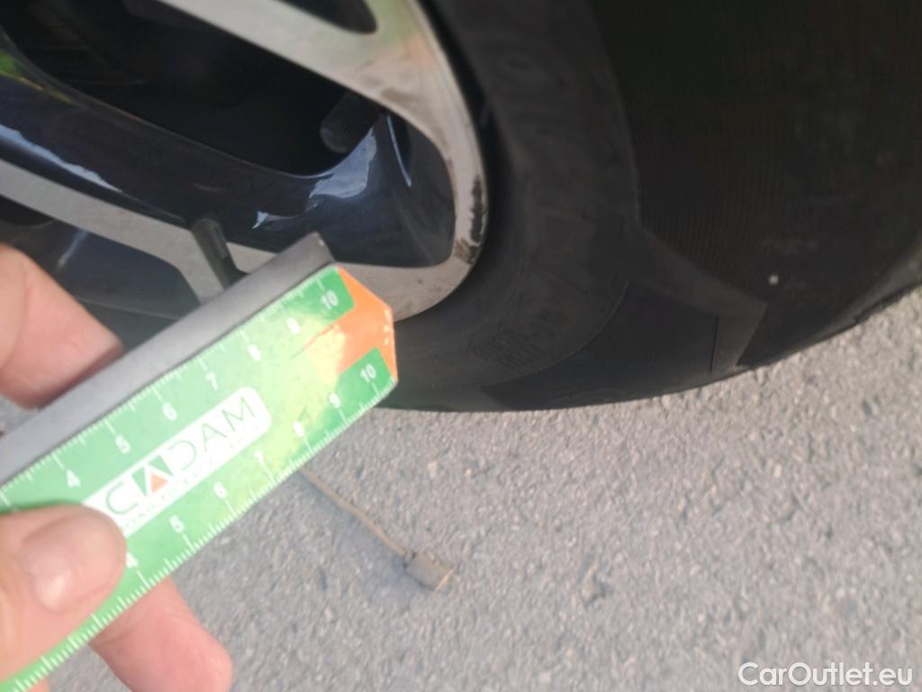  KIA  Sportage KIA  1.6MHEV Drive 100kW(136CV) 4x2(Crist Tintados)(CX) #8