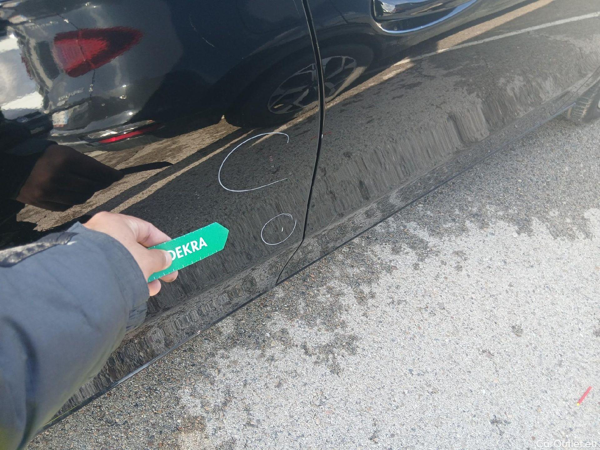  Mercedes  A-Klasse MERCEDES-BENZ Clase A / 2018 / 4P / sedán Sedán A 250 e #17