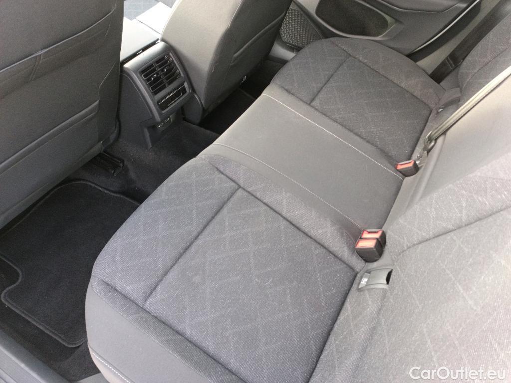  Volkswagen  Golf  VOLKSWAGEN / 2020 / 5P / familiar 2.0 TDI 85kW (115CV) DSG Variant #7