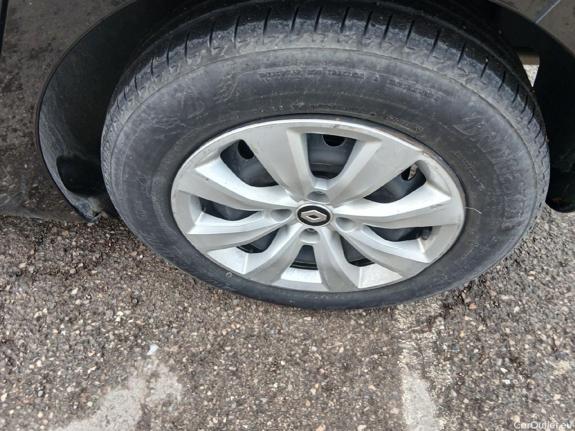  Renault  Clio RENAULT  / 2019 / 5P / berlina con portón Business Blue dCi 74kW (100CV) #16