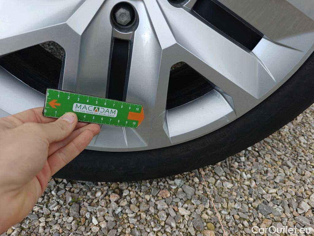  Renault  Captur RENAULT  / 2020 / 5P / todoterreno Intens TCe 90 #30